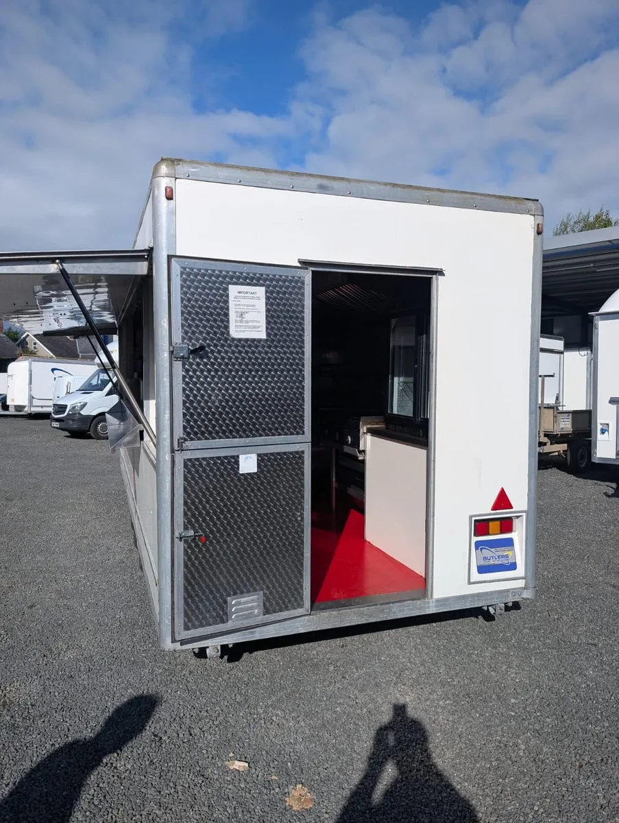 Butlers 20' Catering Trailer - Image 4