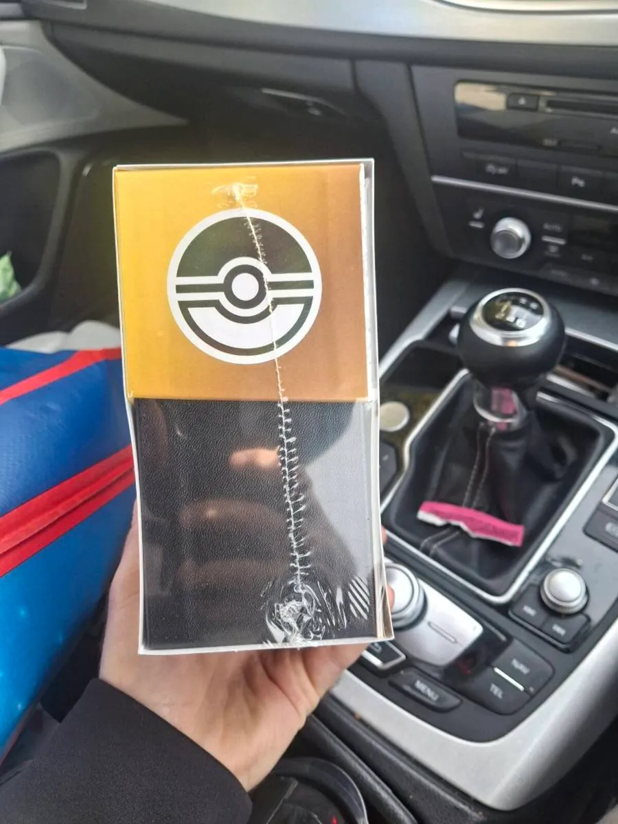 pokemon 30th anniversary etb - Image 4