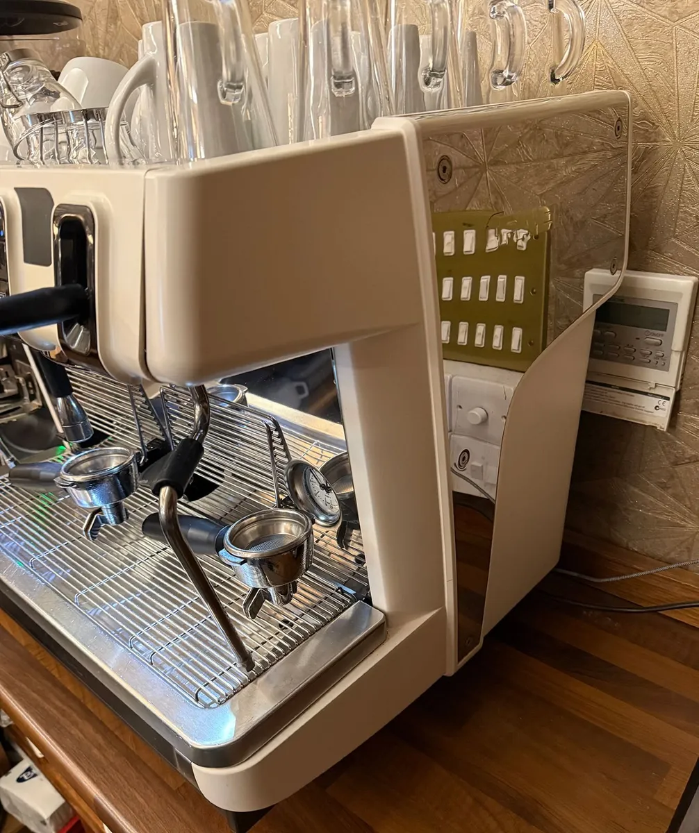 Coffee Machine and Grinder - Image 2