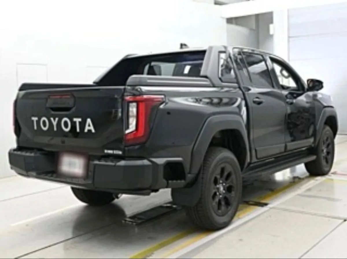 2026 Toyota Hilux 2.8 Z Adventure 5 Seat N1 - Image 2