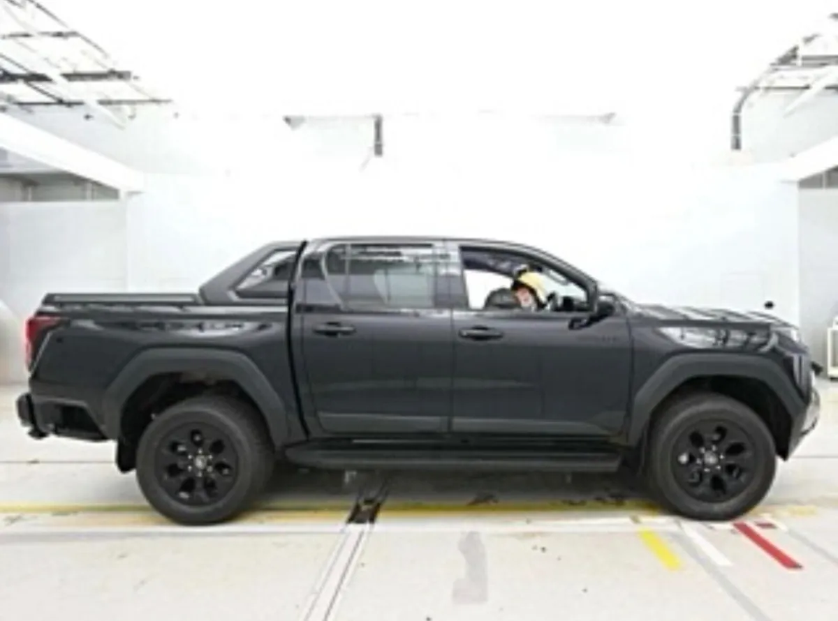 2026 Toyota Hilux 2.8 Z Adventure 5 Seat N1 - Image 3