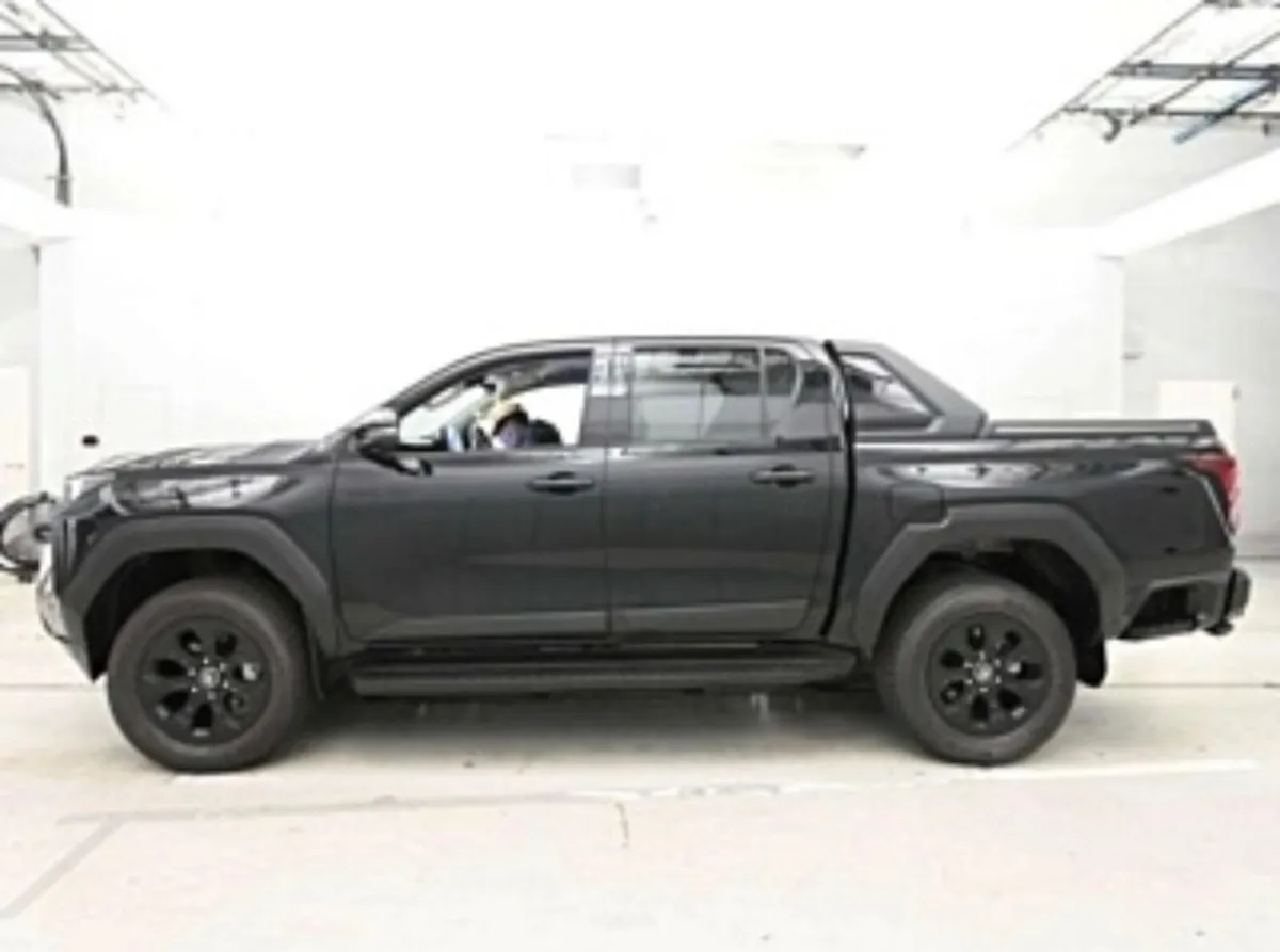 2026 Toyota Hilux 2.8 Z Adventure 5 Seat N1 - Image 4