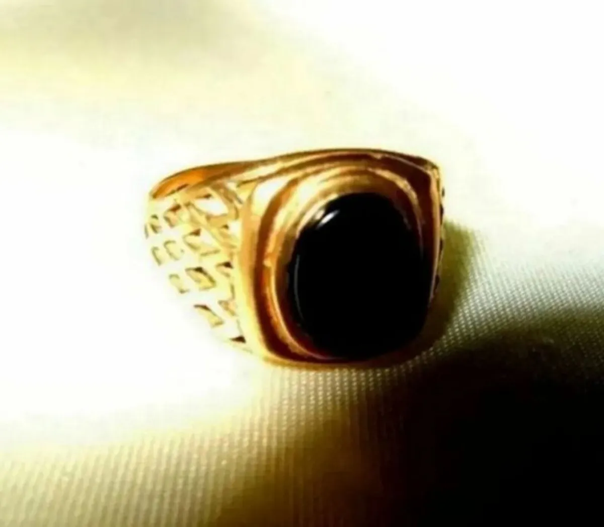 Vintage Gentlemans Signet Ring - Image 3