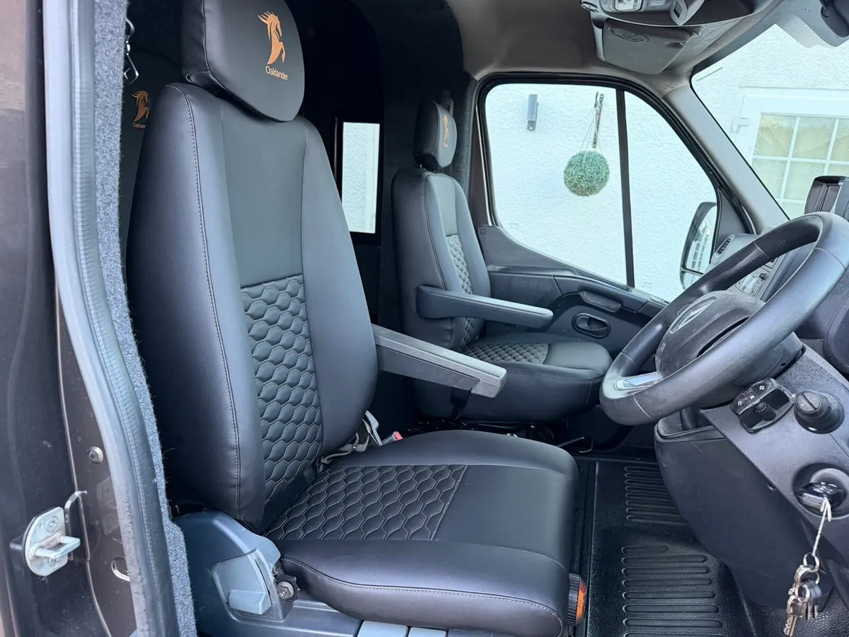 2023 Renault Master 5 Seater Crew Cab - Image 2