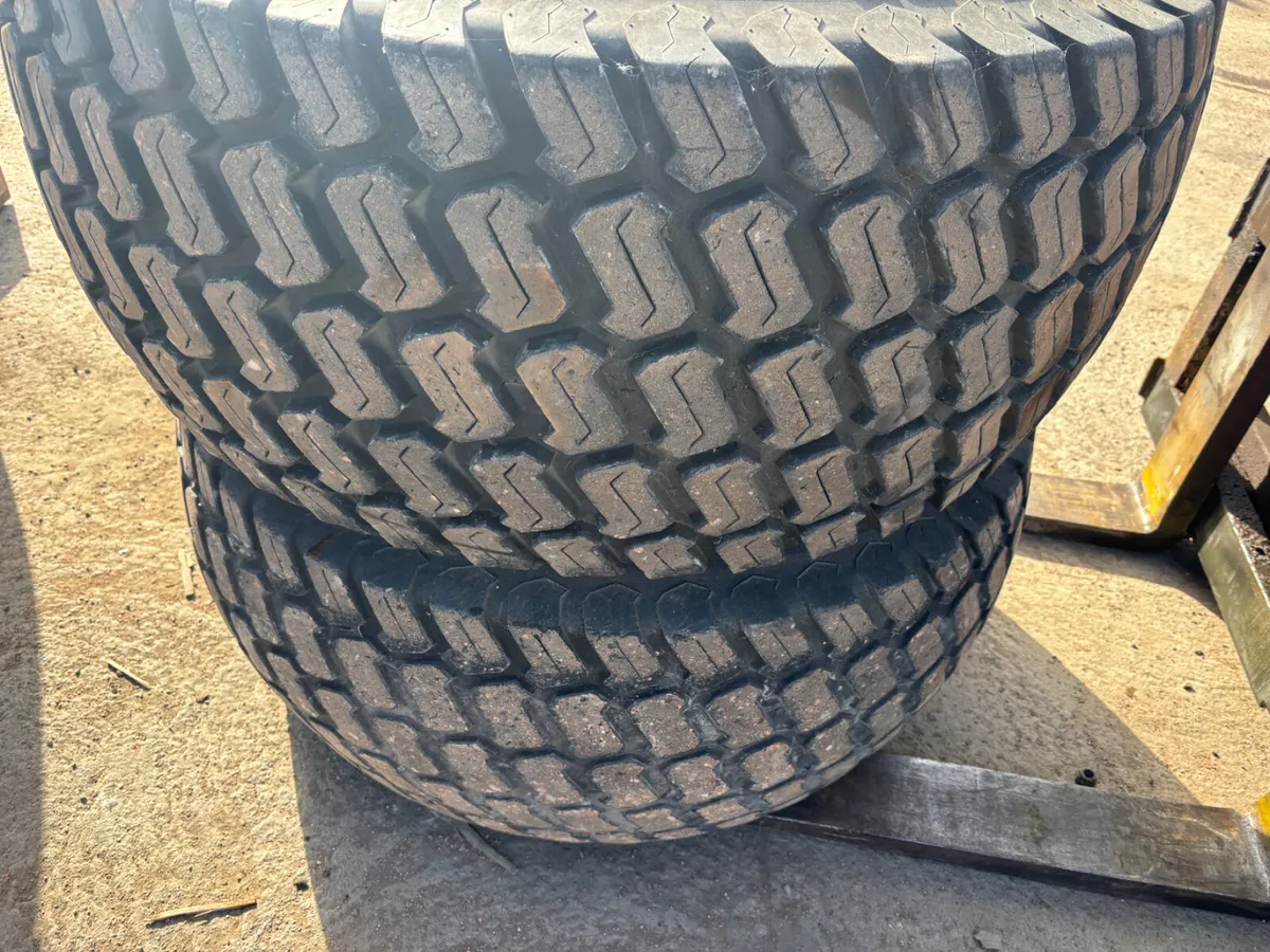 Industrial tyre’s and rims - Image 1