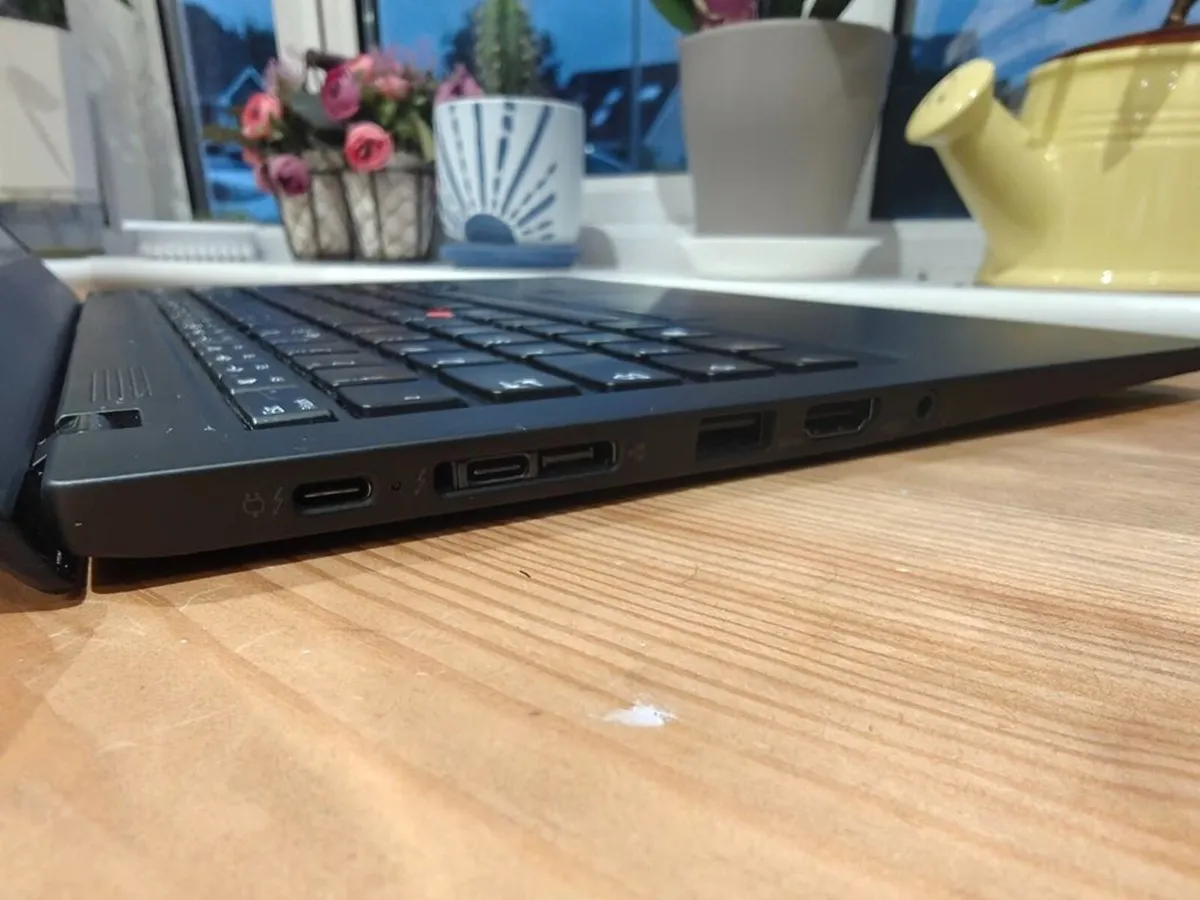 Best Lenovo Thinkpad  X1 Carbon Gen8  Laptop | - Image 4