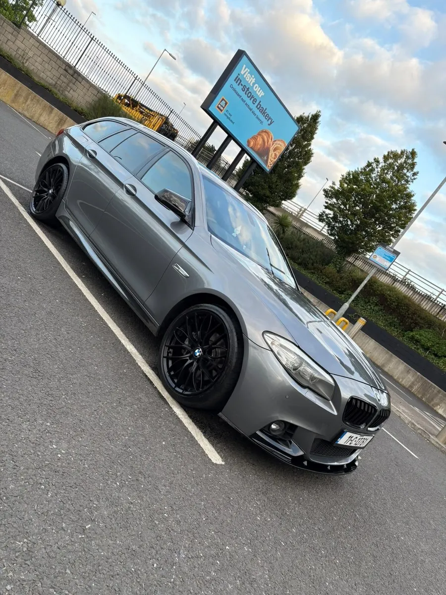 BMW F11 520D - Image 2