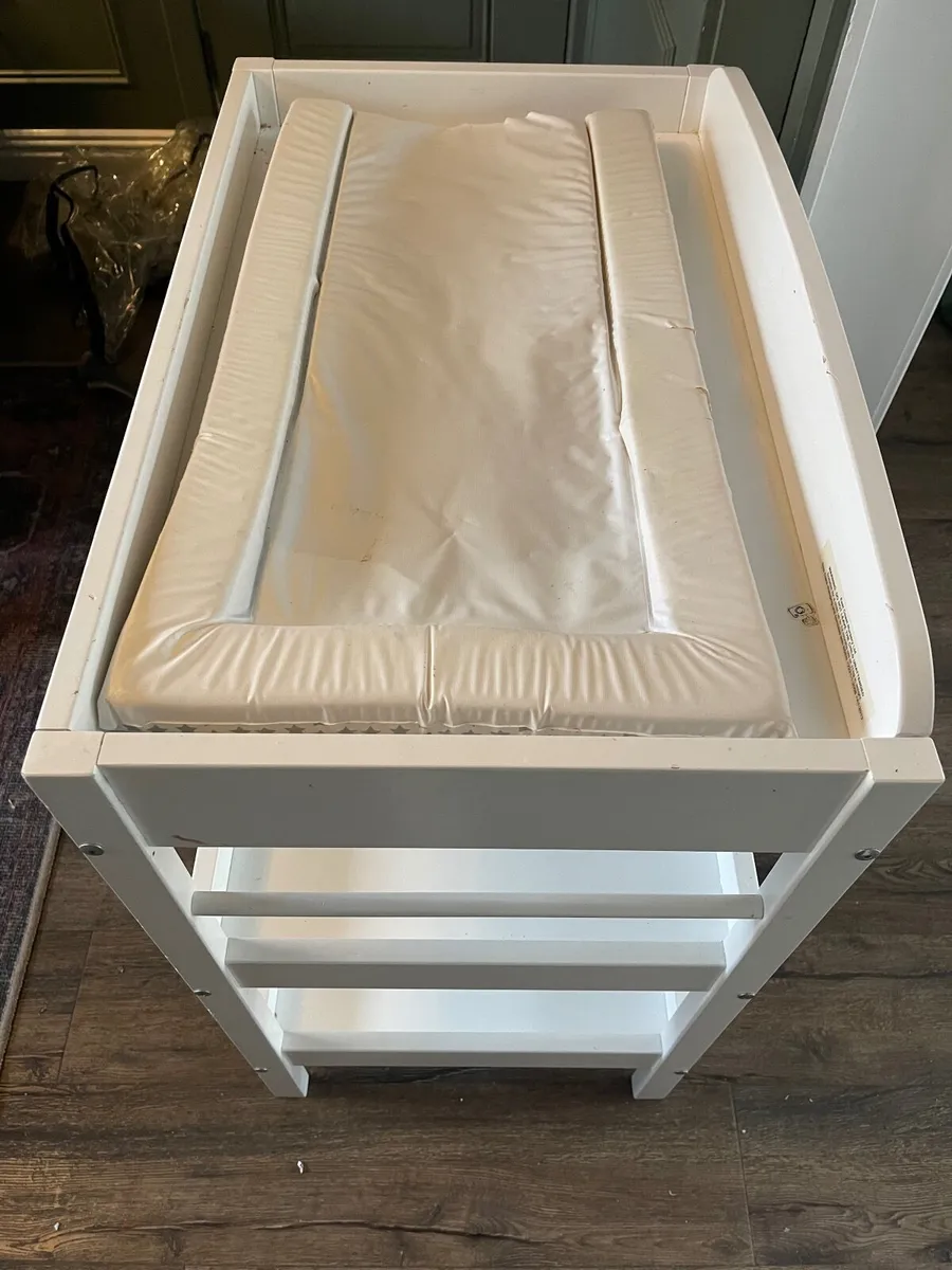 FREE Baby changing  table - Image 4