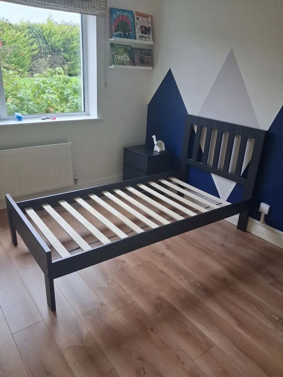 Single bed and mattress - Image 2