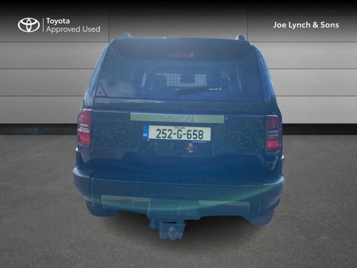 Toyota Land Cruiser LWB GX Auto Diesel 2.8 - Image 4