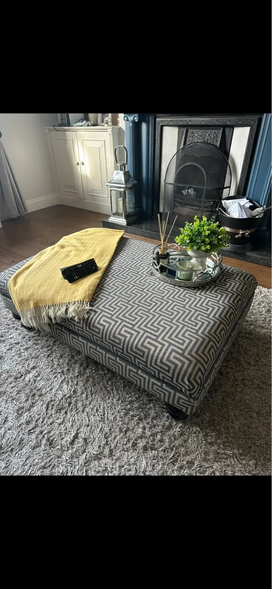 Finline Furniture Sofa Set, Chair & Ottoman - Image 4