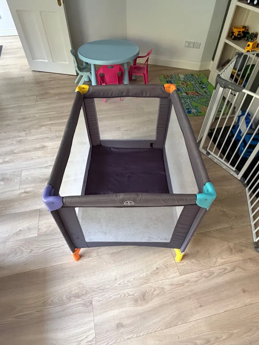 Travel cot - Image 3