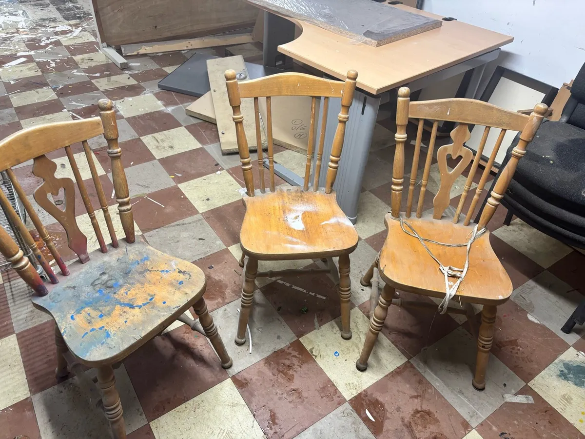 Office desks and chairs free to take away - Image 4