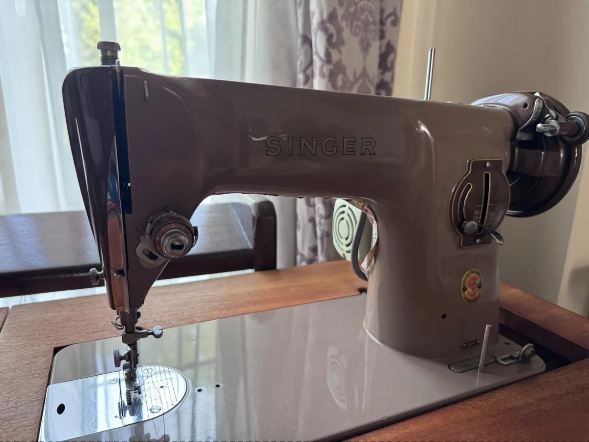 Sewing machine - Image 1