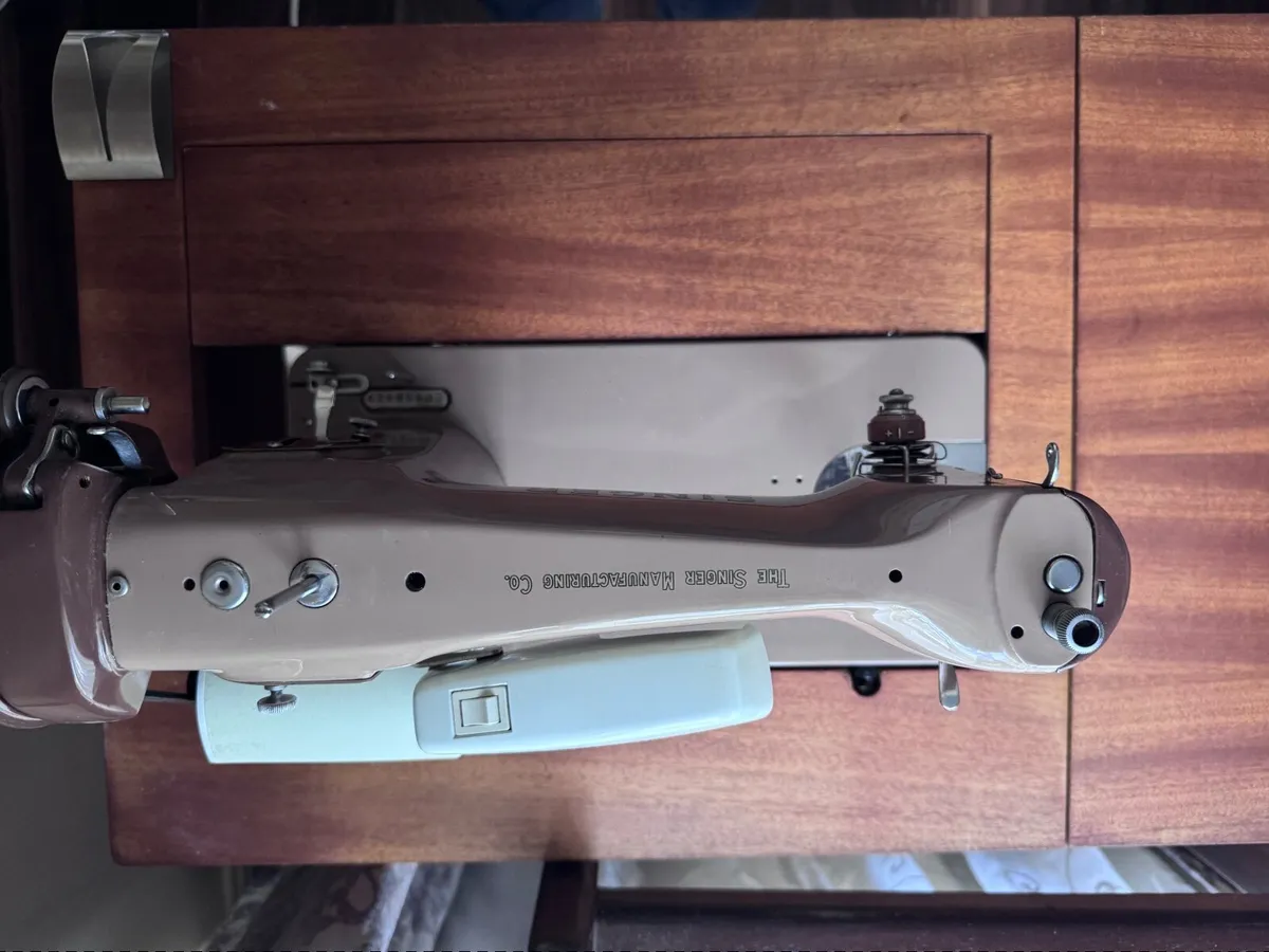 Sewing machine - Image 3