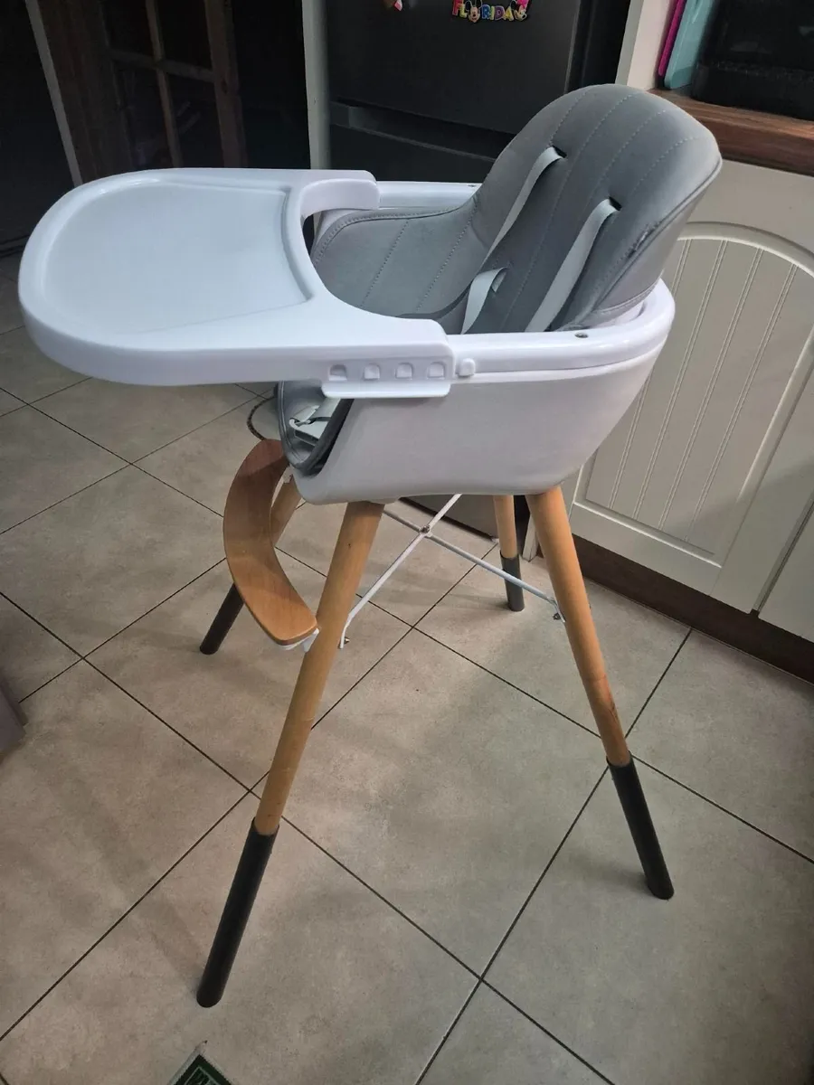 High chair - Image 2