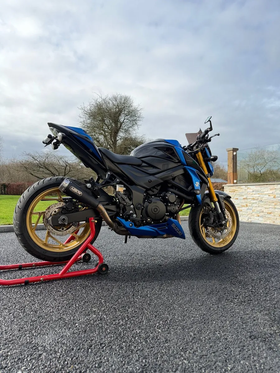 Suzuki GSXS 750 - Image 1