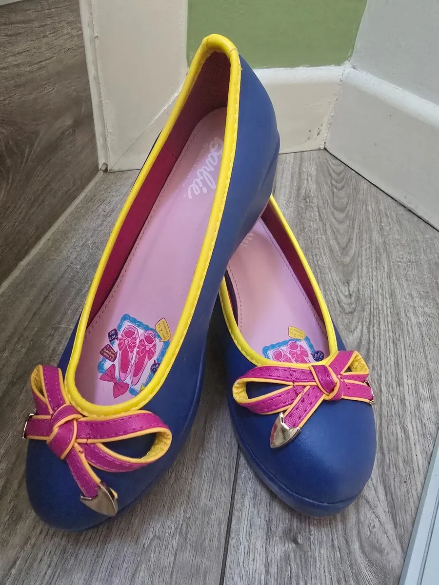 Girl's shoes - Image 1