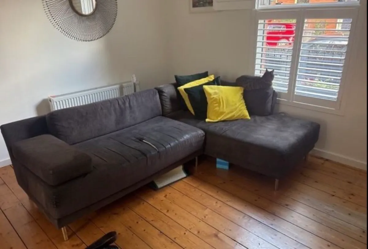 Couch - Image 2