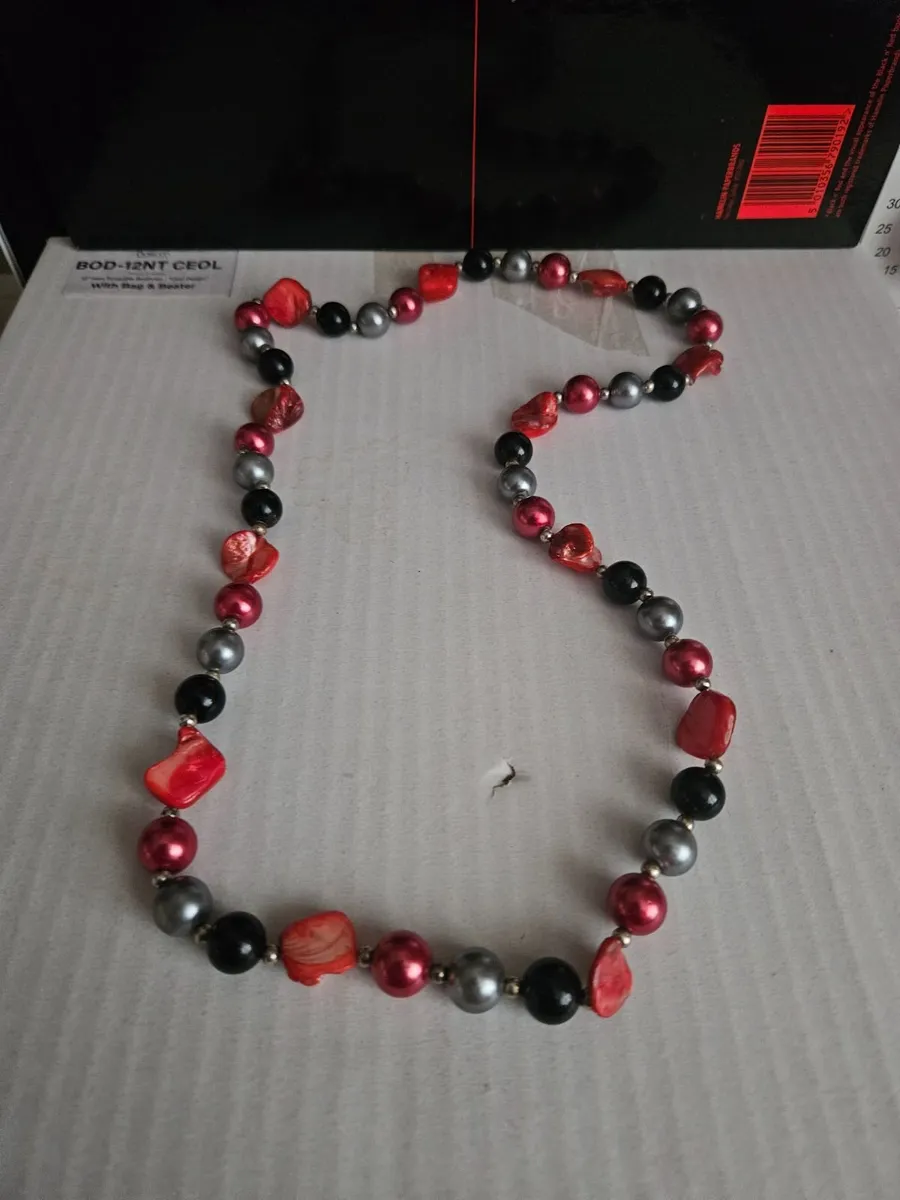 Necklace Costume Jewelry - Image 1