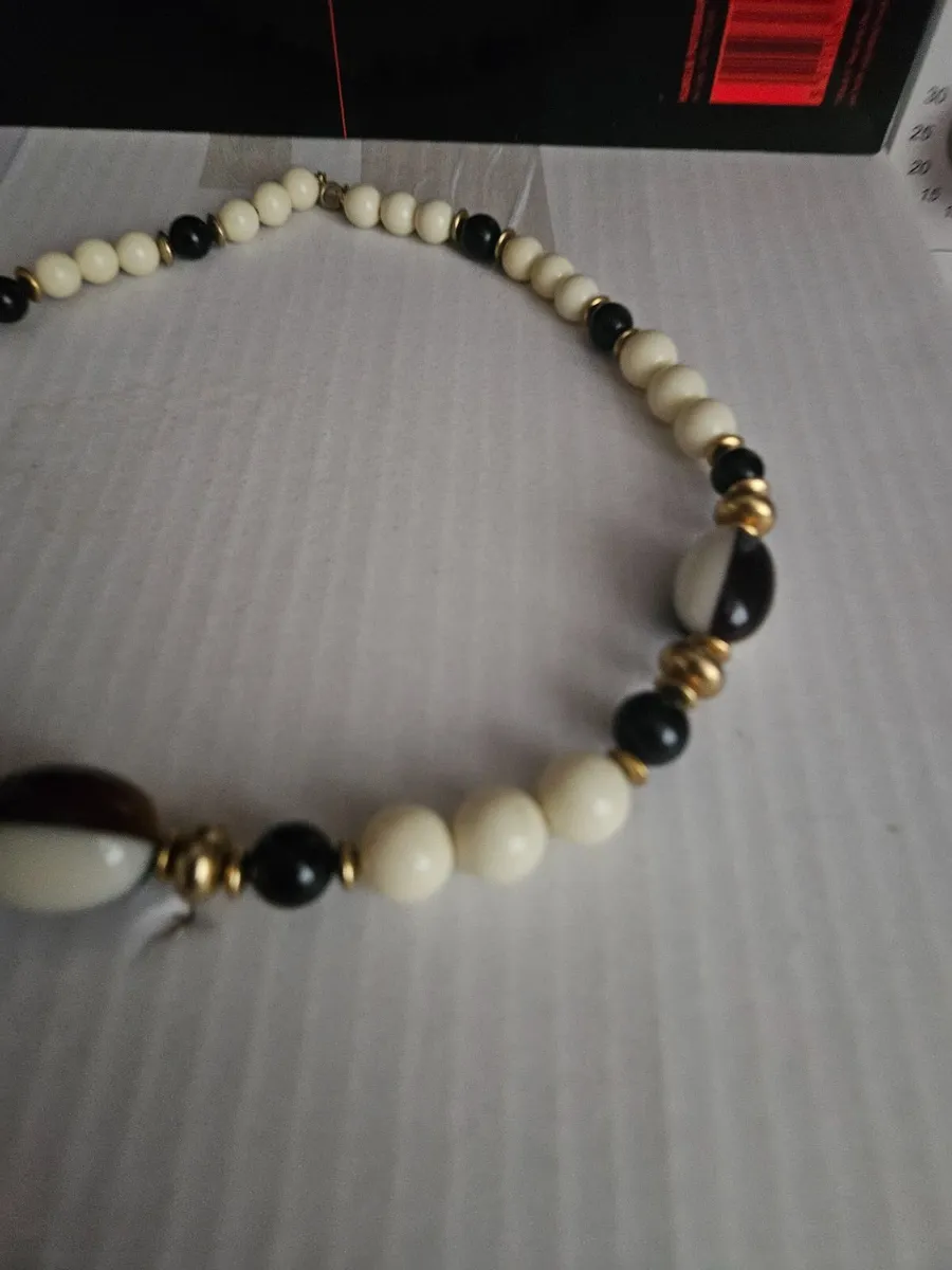 Necklace Costume Jewelry - Image 3