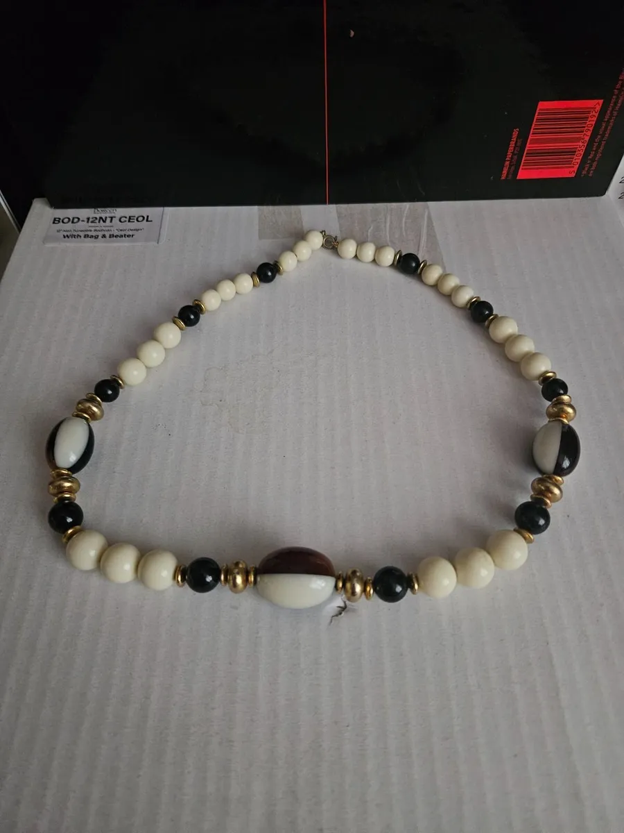 Necklace Costume Jewelry - Image 1