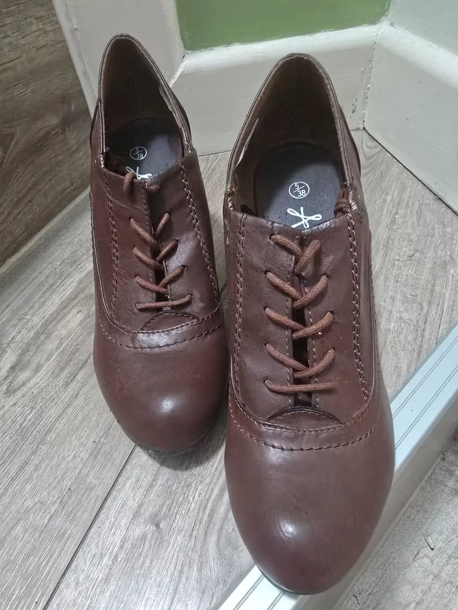 Shoes - Image 3