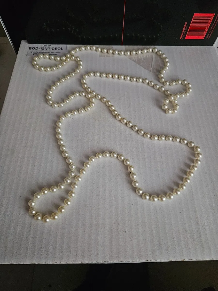 Necklace Costume Jewelry - Image 1