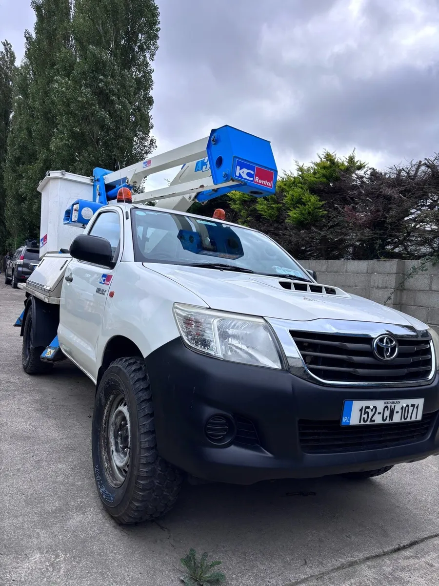 Toyota cherry picker - Image 1
