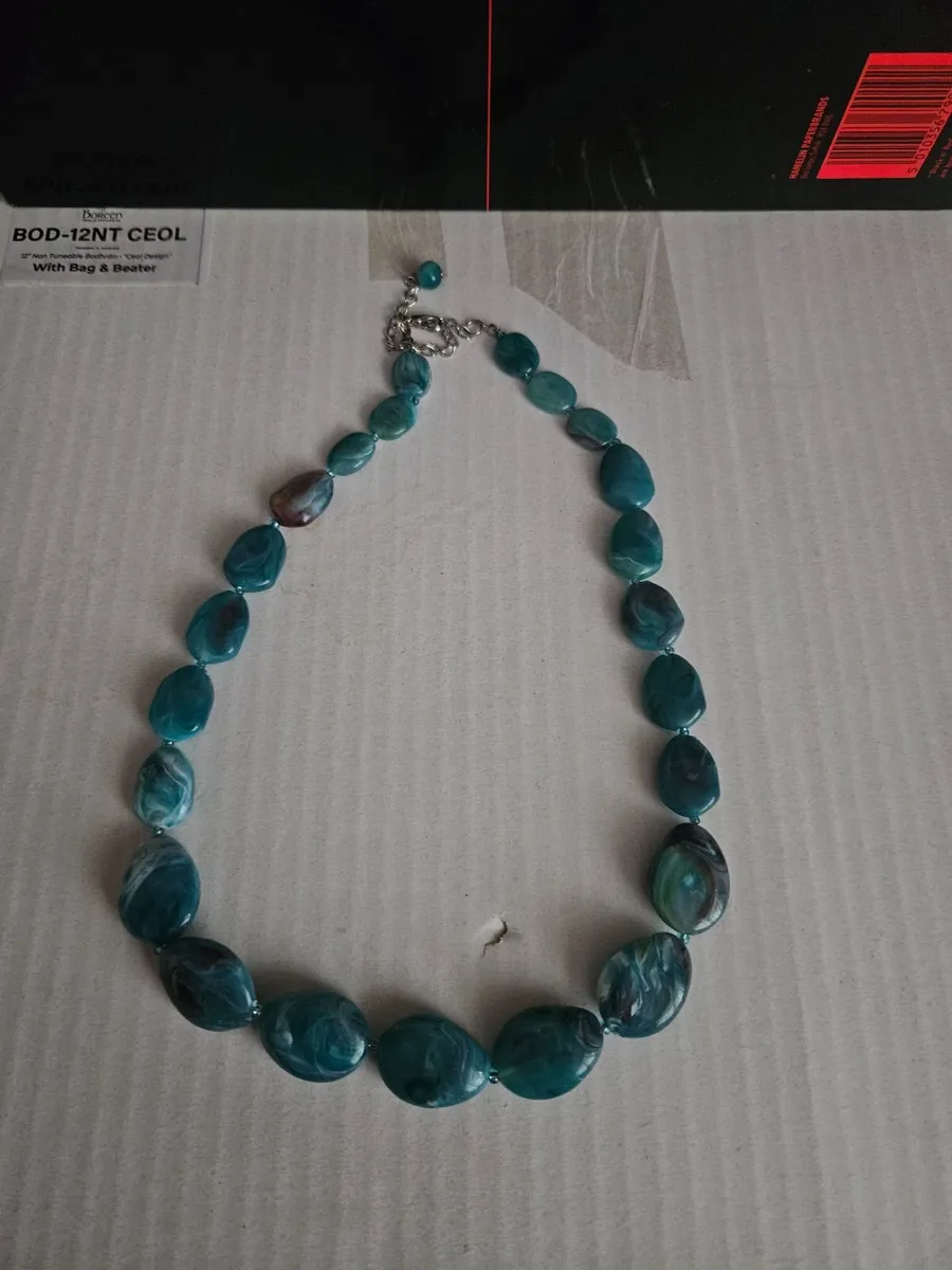 Necklace Costume Jewelry - Image 3