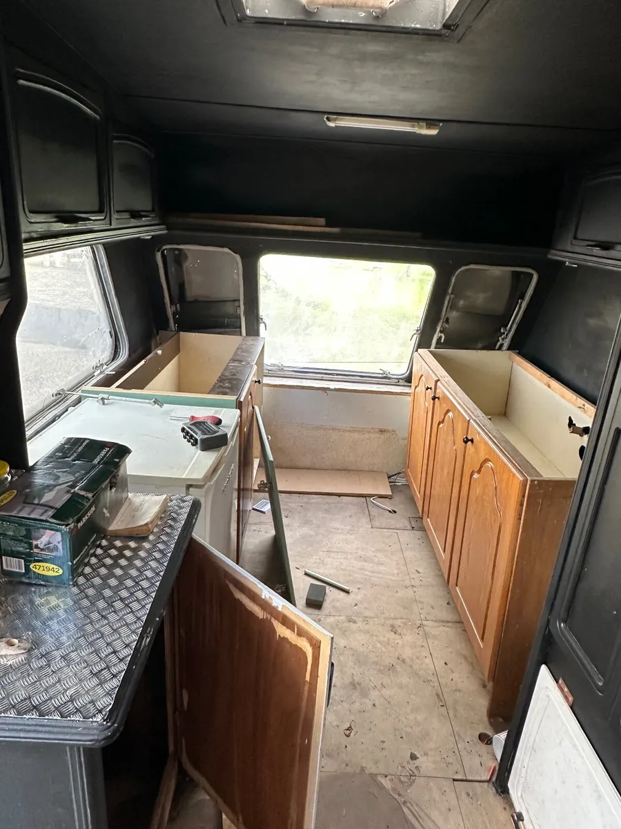 Caravan - Image 1