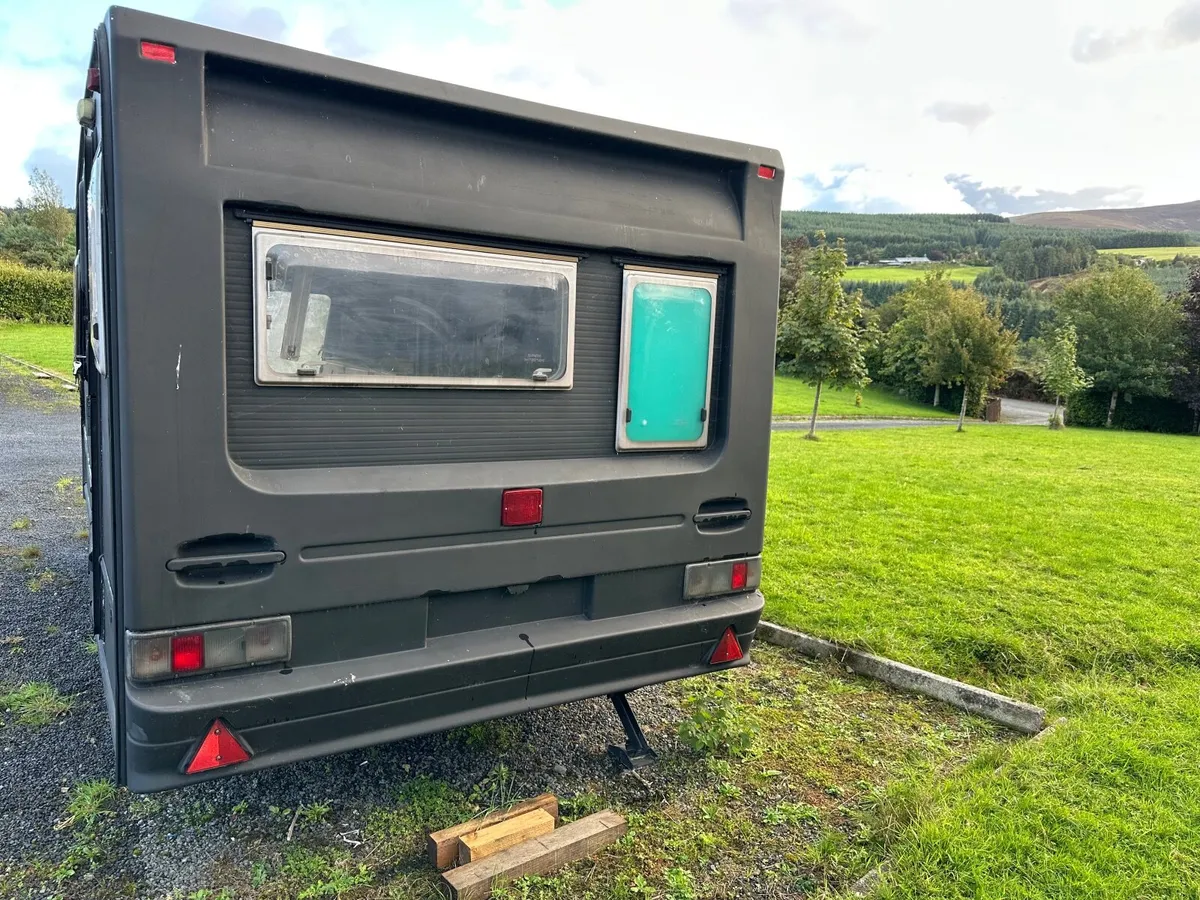 Caravan - Image 4