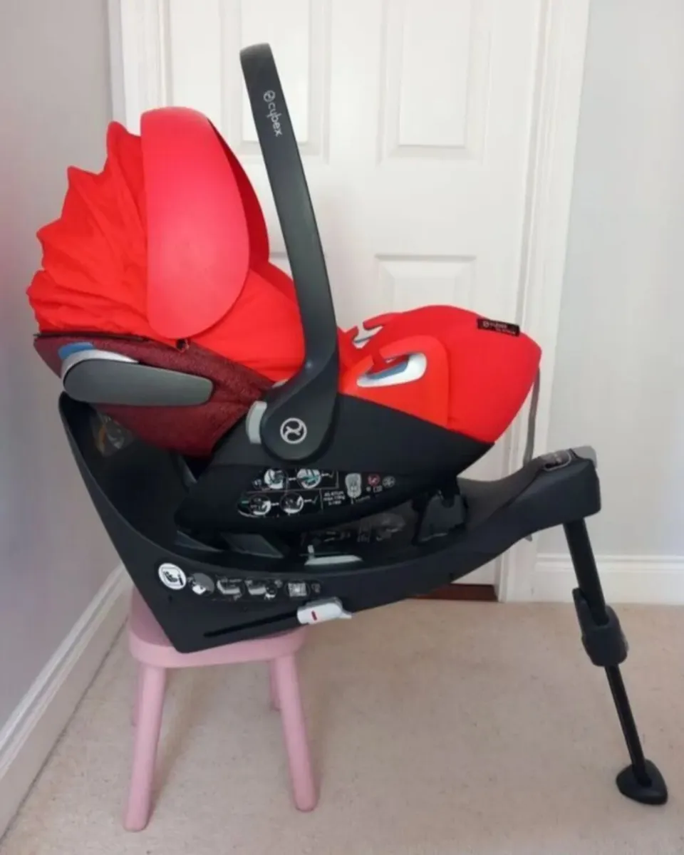 Carseat Cybex Cloud Z i-size & Isofix base - Image 1
