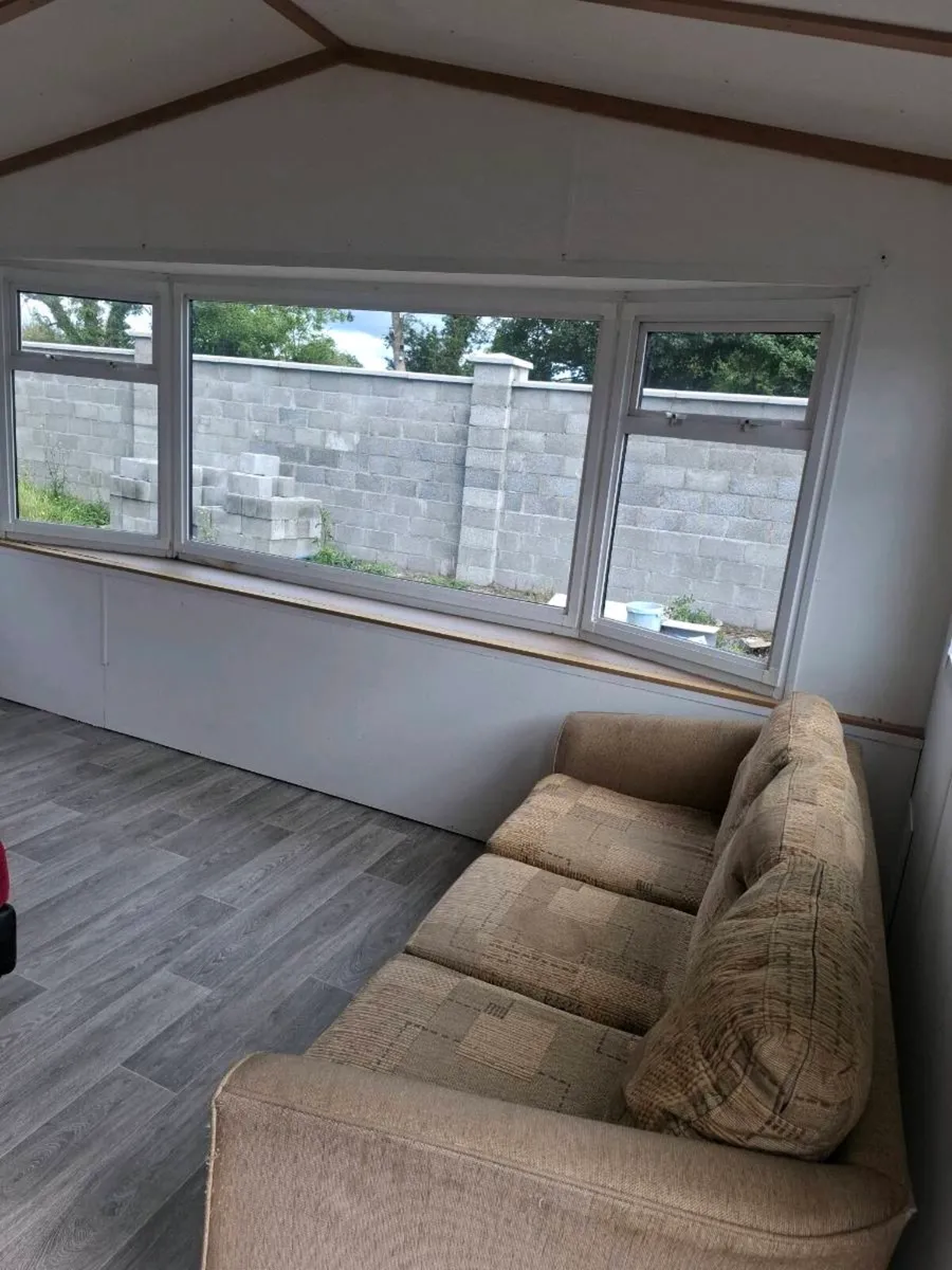 40ft x 14ft Roadmaster Chalet - Image 4