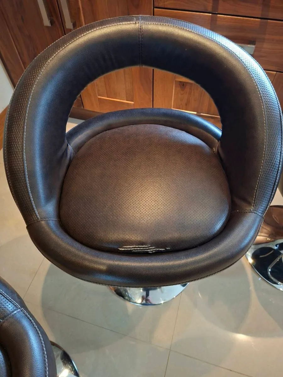 breakfast bar stools - Image 4