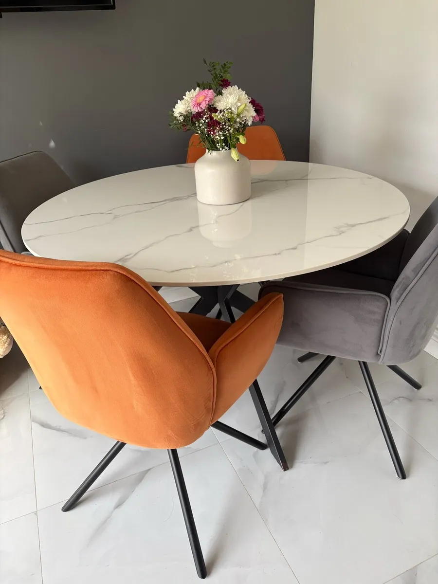 Dining table and chairs - Image 3