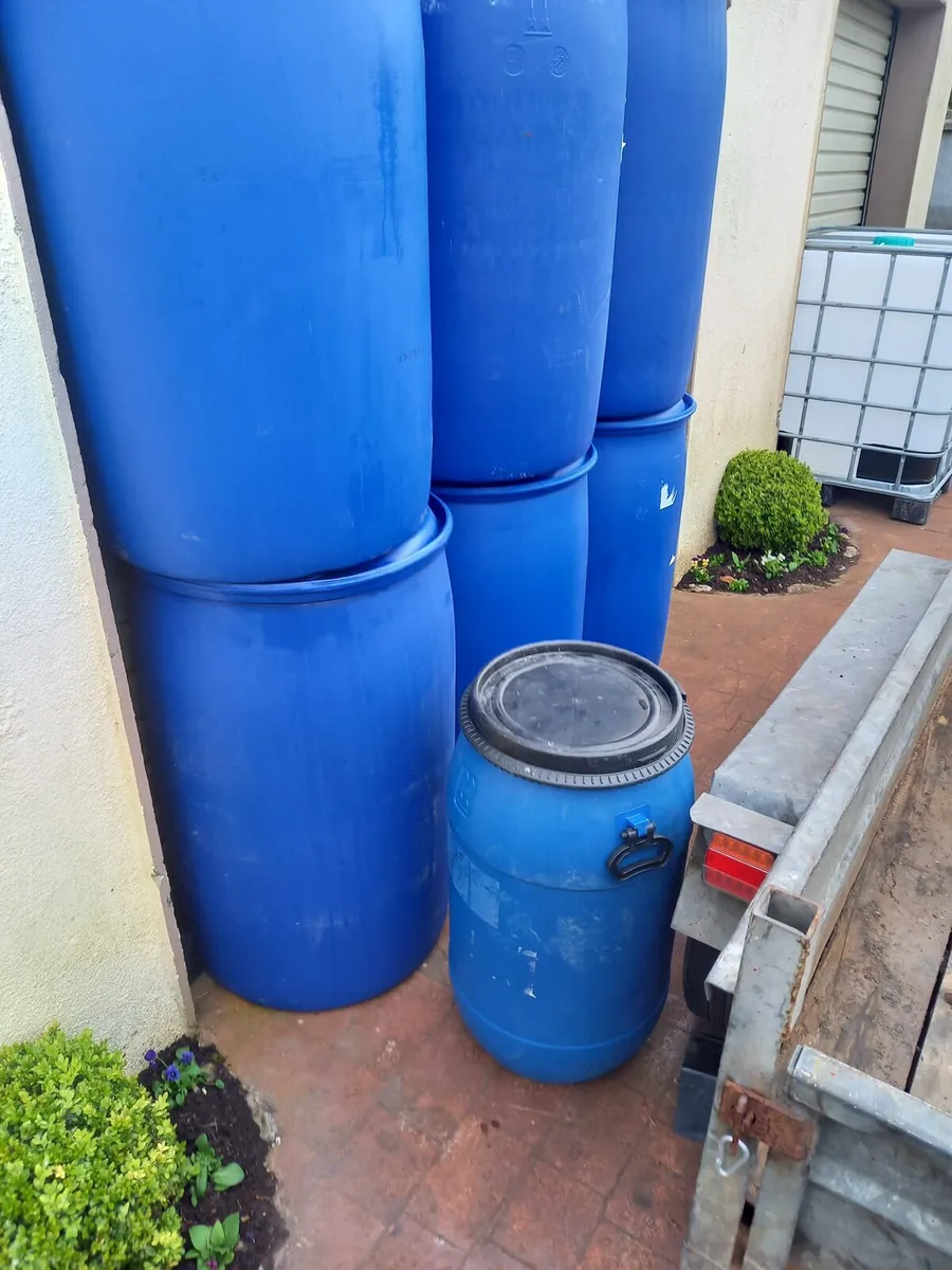 220lt plastic barrels - Image 3