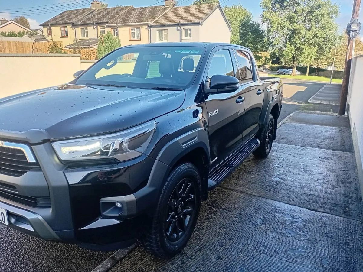 231 Toyota Hilux 2.8 Automatic Invincible x - Image 2