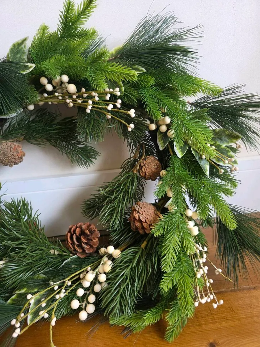 Large 50cm Luxury Christmas Wreath - Image 2