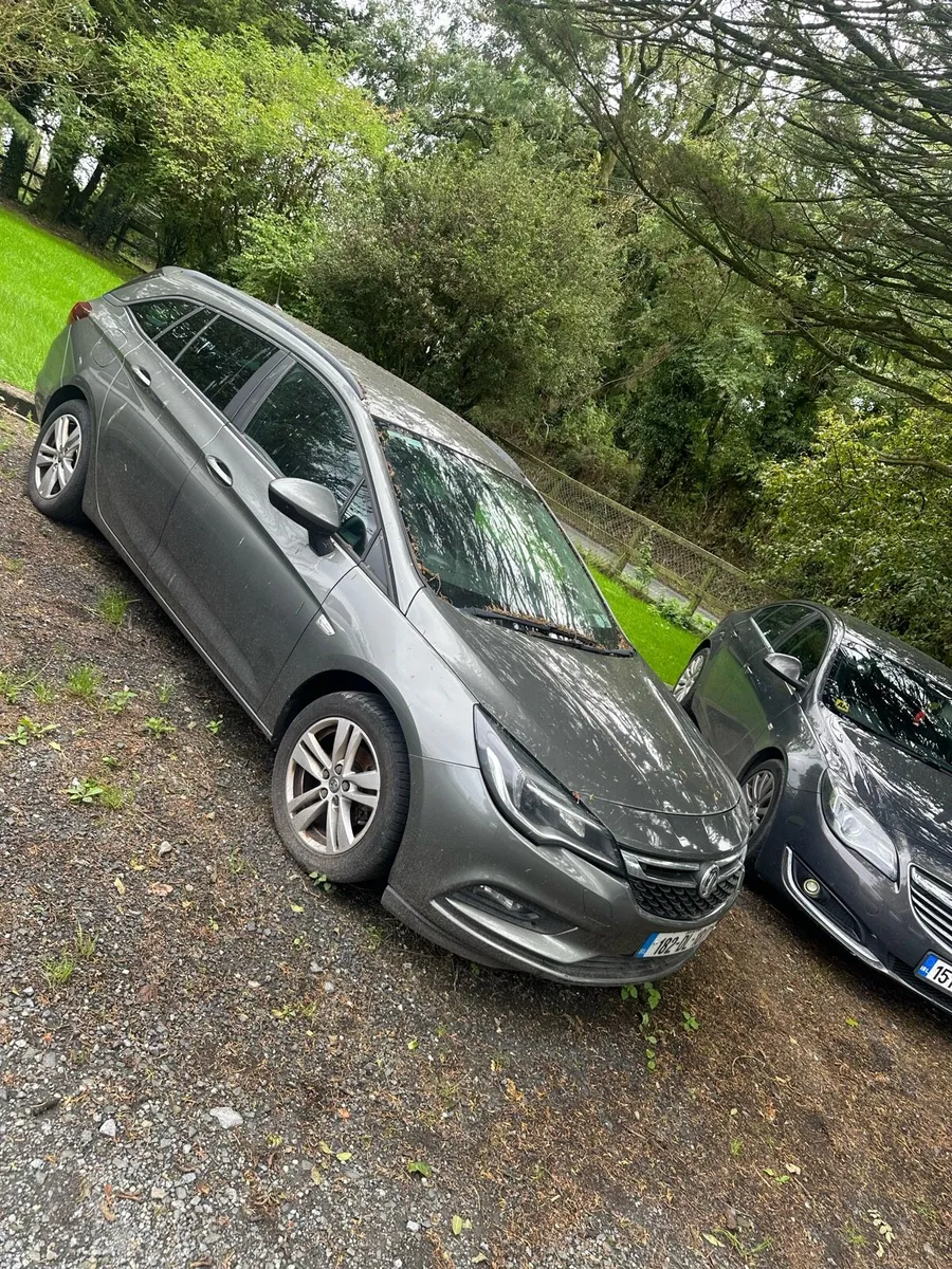 2018  opel Astra and 2015 diesel - Image 2