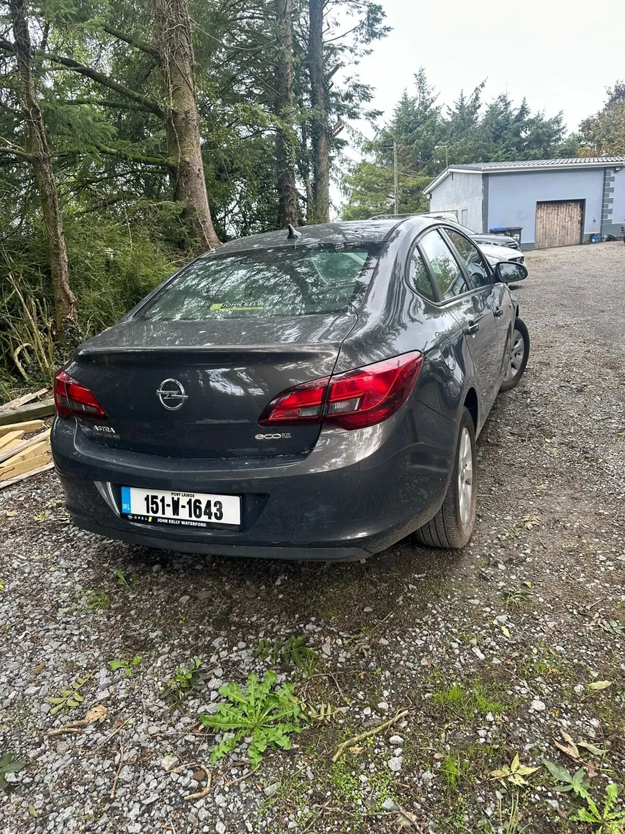 opel Astra 2015 diesel - Image 2