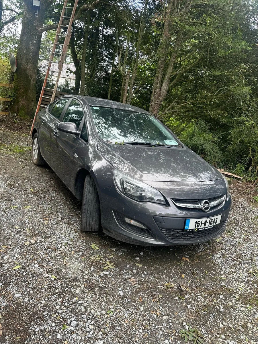2018  opel Astra and 2015 diesel - Image 4