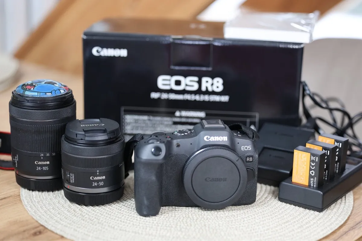 Canon EOS R8 Full Frame Mirrorless Camera Bundle - Image 2