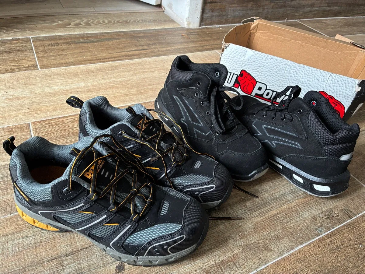 2 x New pairs of Safety Boots Size 9 - Image 1