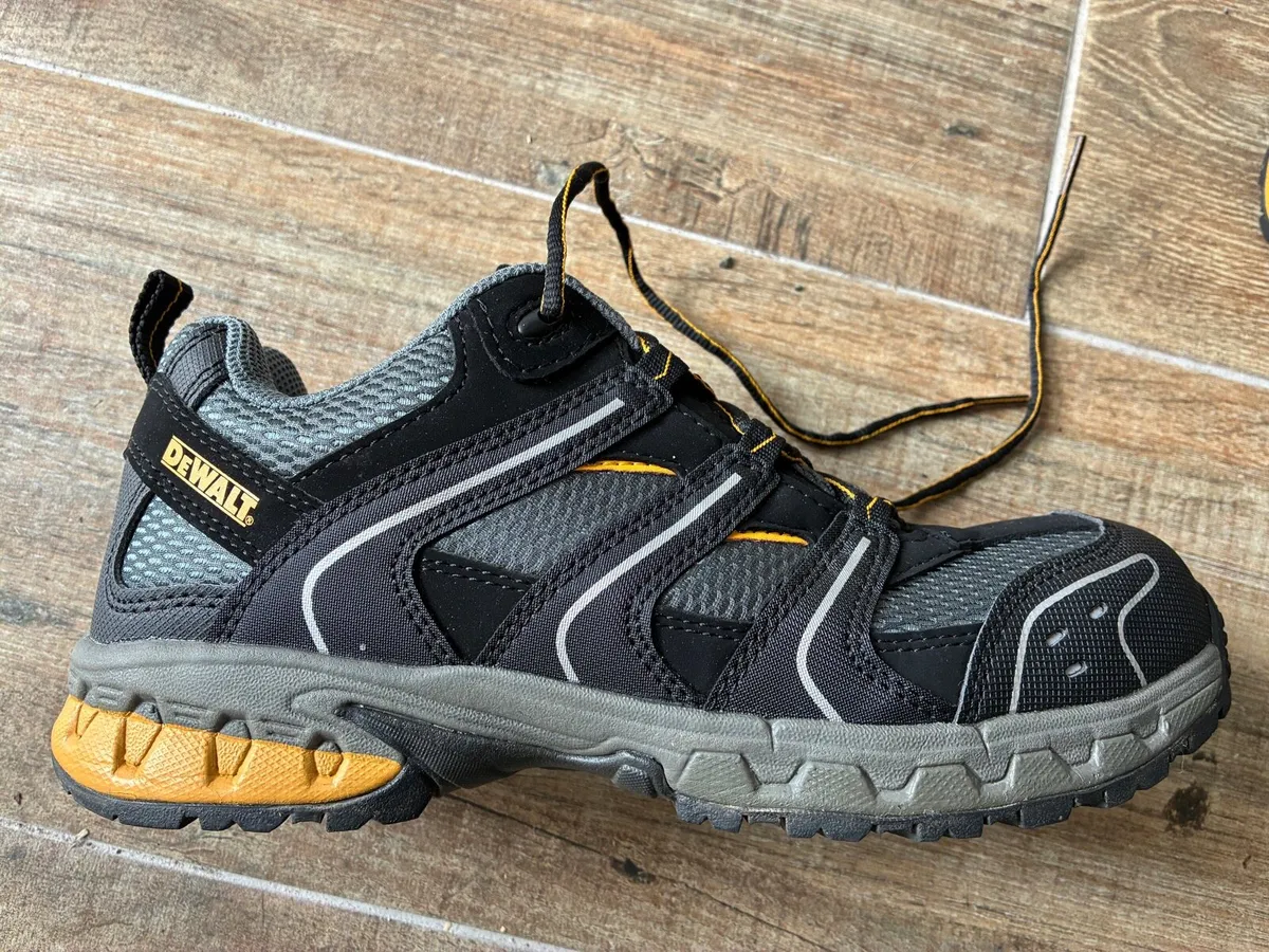 2 x New pairs of Safety Boots Size 9 - Image 2