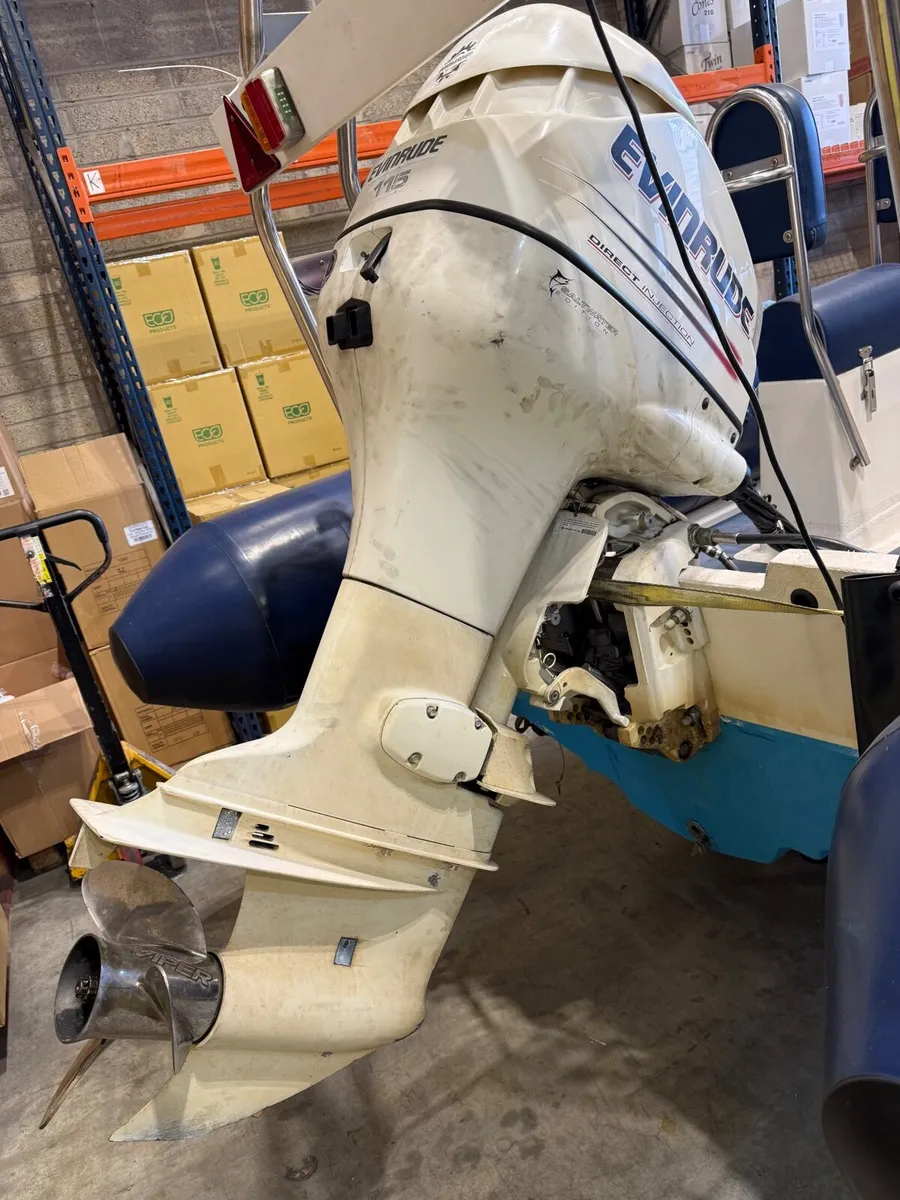 Evinrude 115 Outboard boat engine
