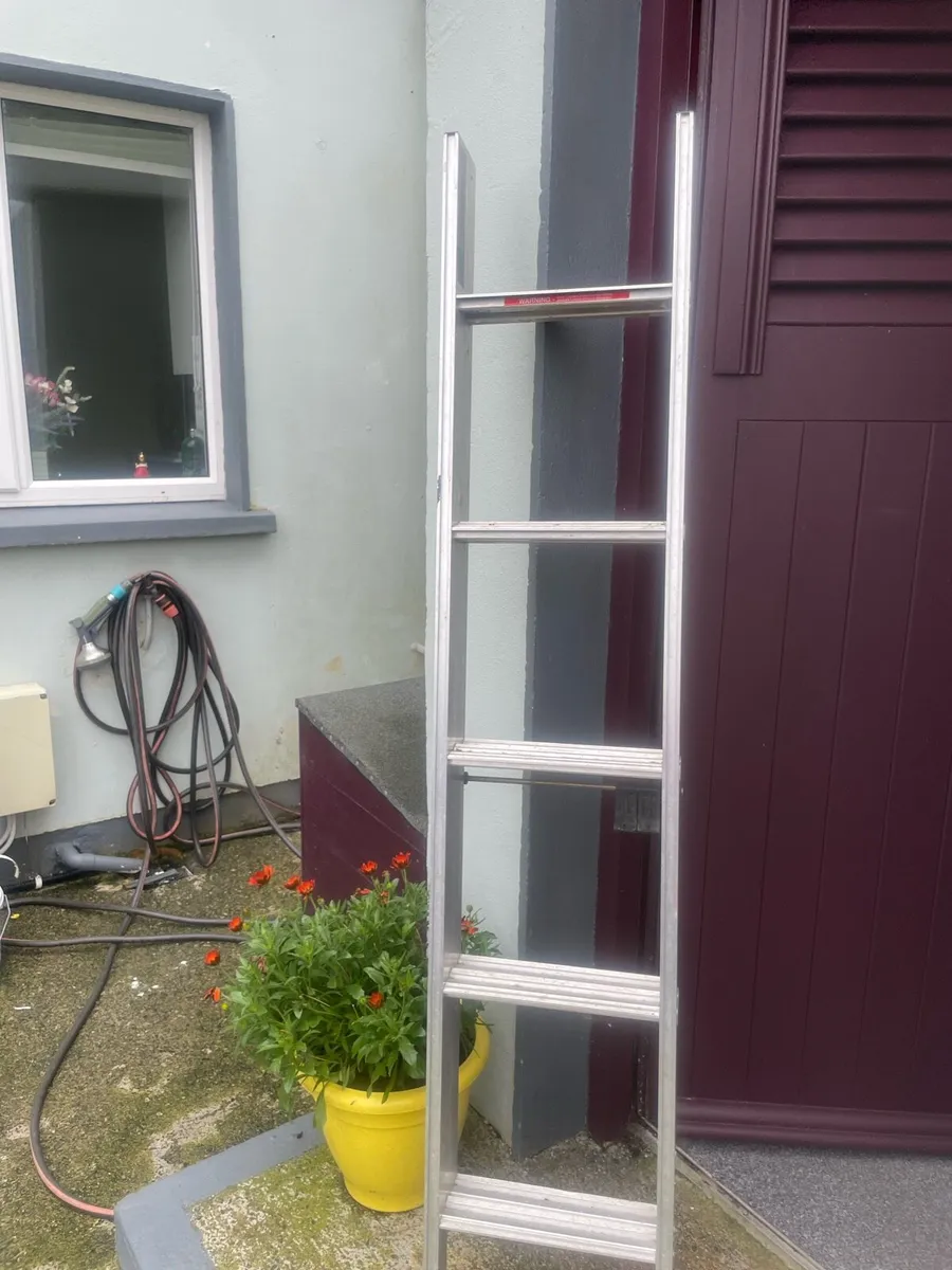 Step ladder - Image 2