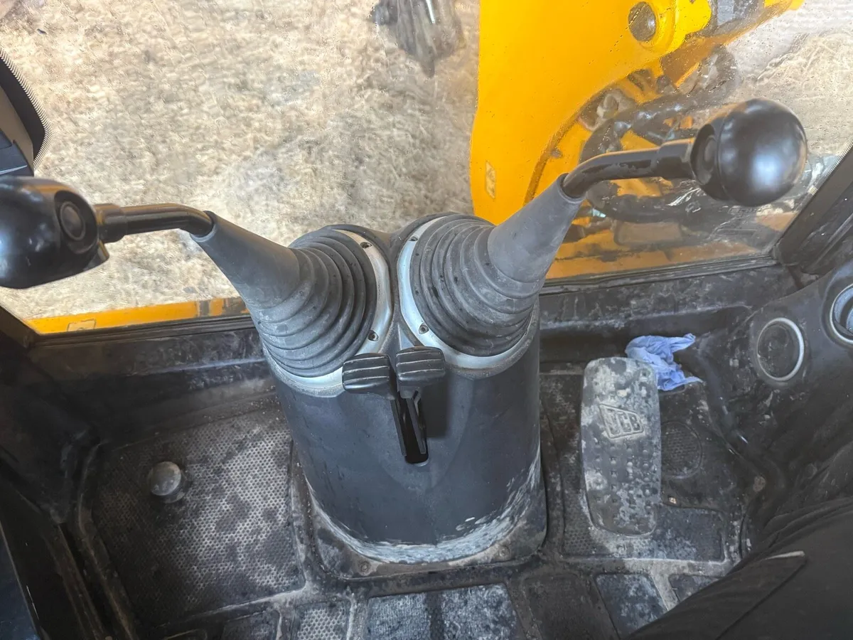 JCB 3cx - Image 3
