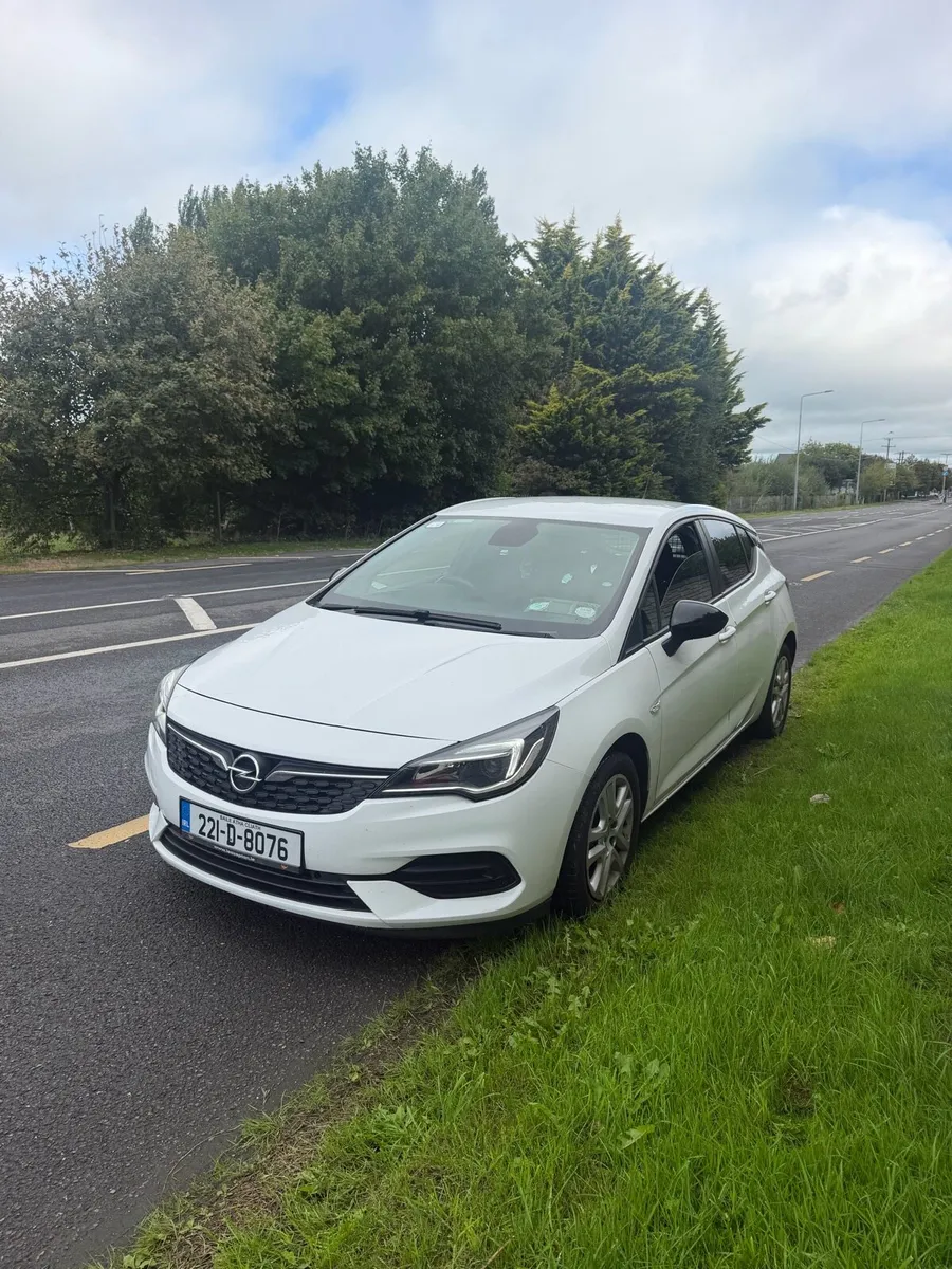 Opel Astra van commercial - Image 2