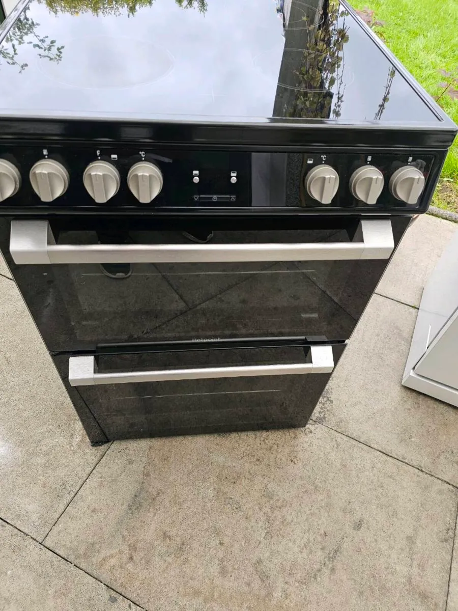 Hotpoint Electric cooker  as new - Image 1